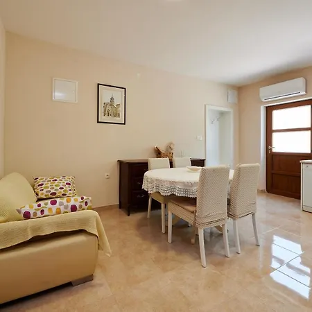 Apartment Joso And Diana *